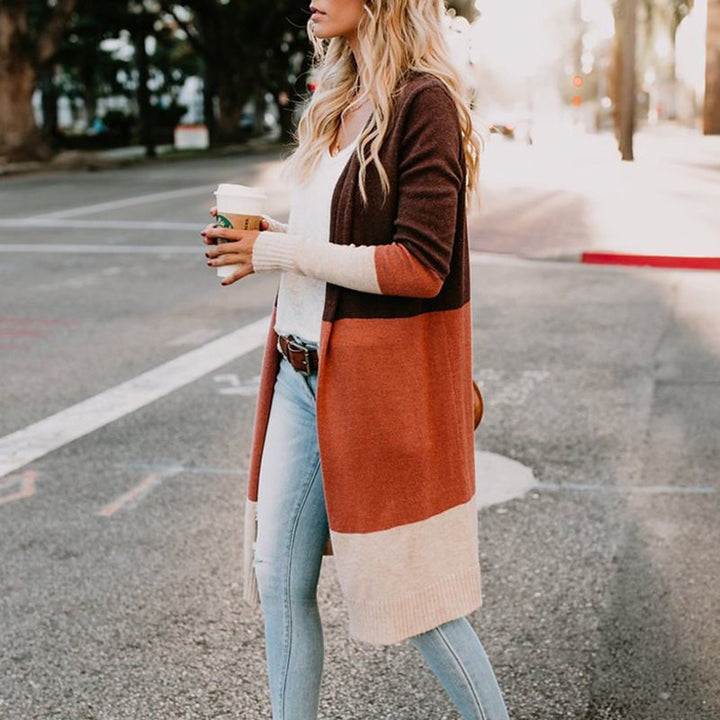 Ladies durable and stylish knitted cardigan with an open fit and contrast color parts Lune London