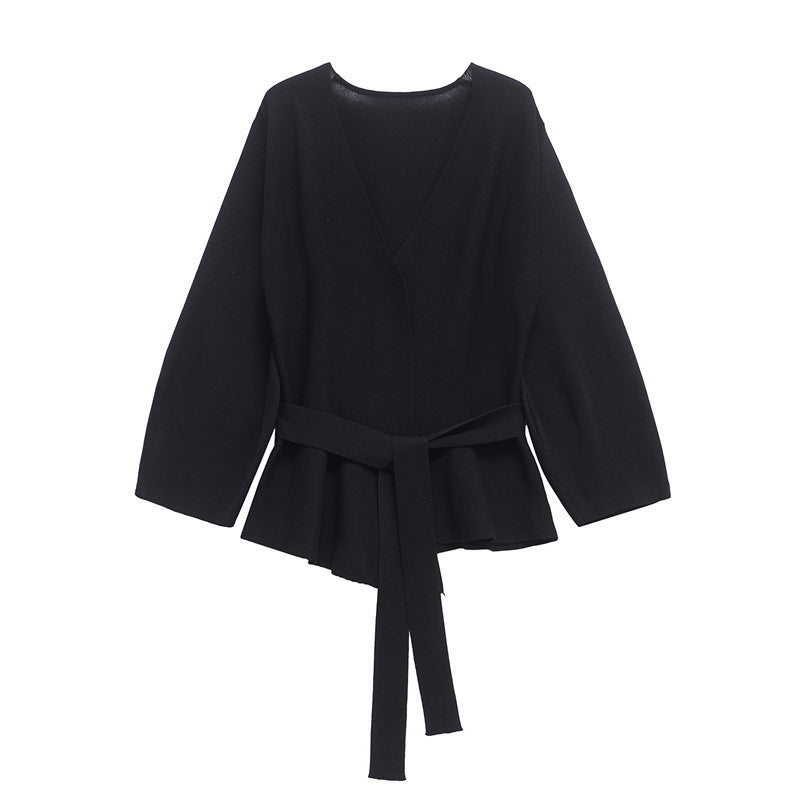 Trendy wrap jacket for women with tied belt Lune London