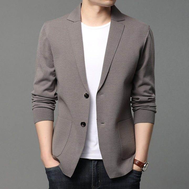 Fashionable knitted men's jacket with elegant buttons and practical pockets Lune London