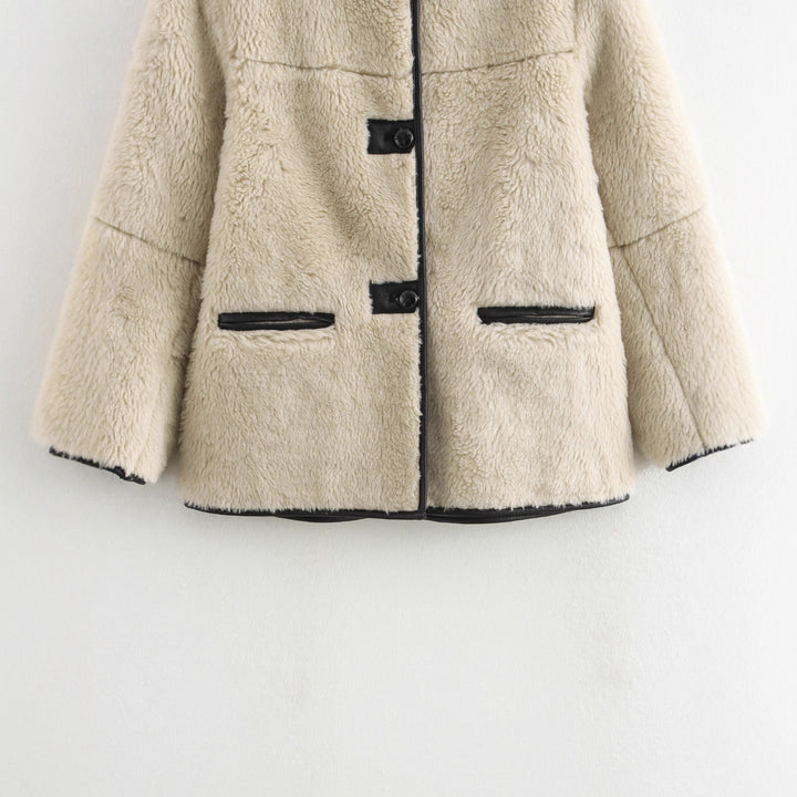 Women’s plush jacket with high-quality faux fur and practical pockets Lune London