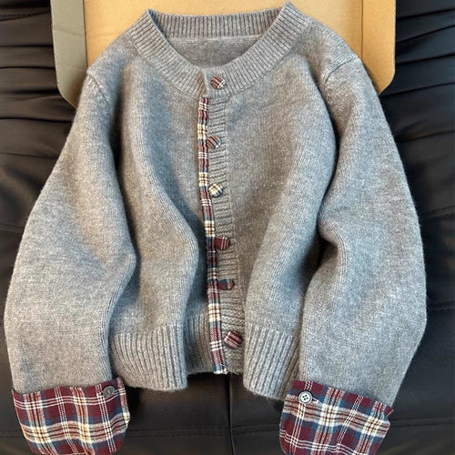 Cardigan femme avec motif à carreaux et détails de boutons élégants Chic & Stil