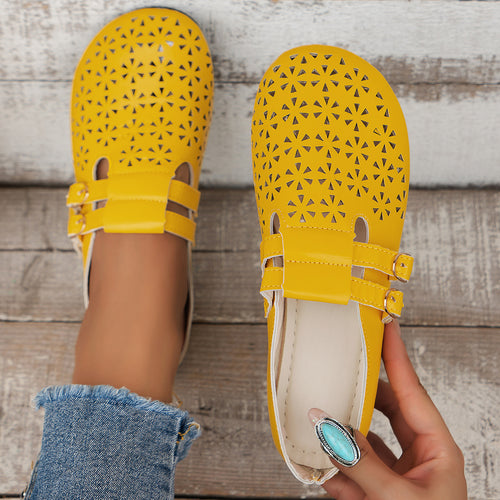 Comfortable women’s sandals with straps featuring a breathable upper material Amarae