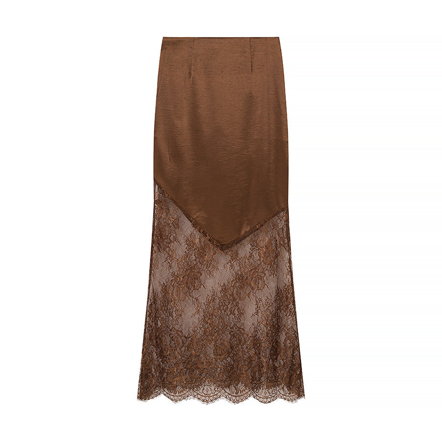 Jupe en dentelle élégante pour femmes avec un haut en satin luxueux et des accents floraux Chic & Stil
