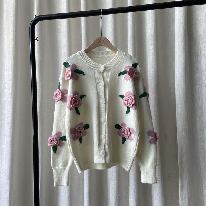 Cardigan pour dames avec motif floral élaboré et fermeture à boutons Chic & Stil