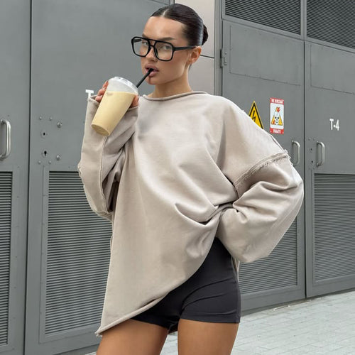 Oversized sweatshirt for women with a relaxed fit and ergonomic sleeves Amarae
