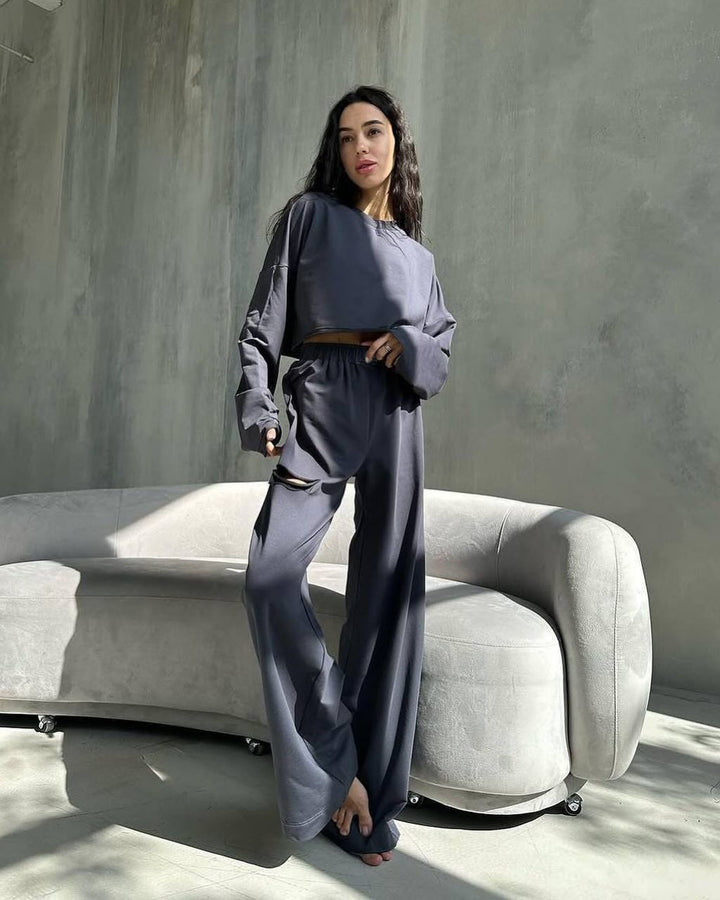 Women casual cropped top and wide leisure pants Lune London