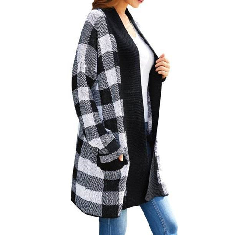 Cardigan en tricot épais pour femmes dans un motif à carreaux classique avec une coupe décontractée Chic & Stil