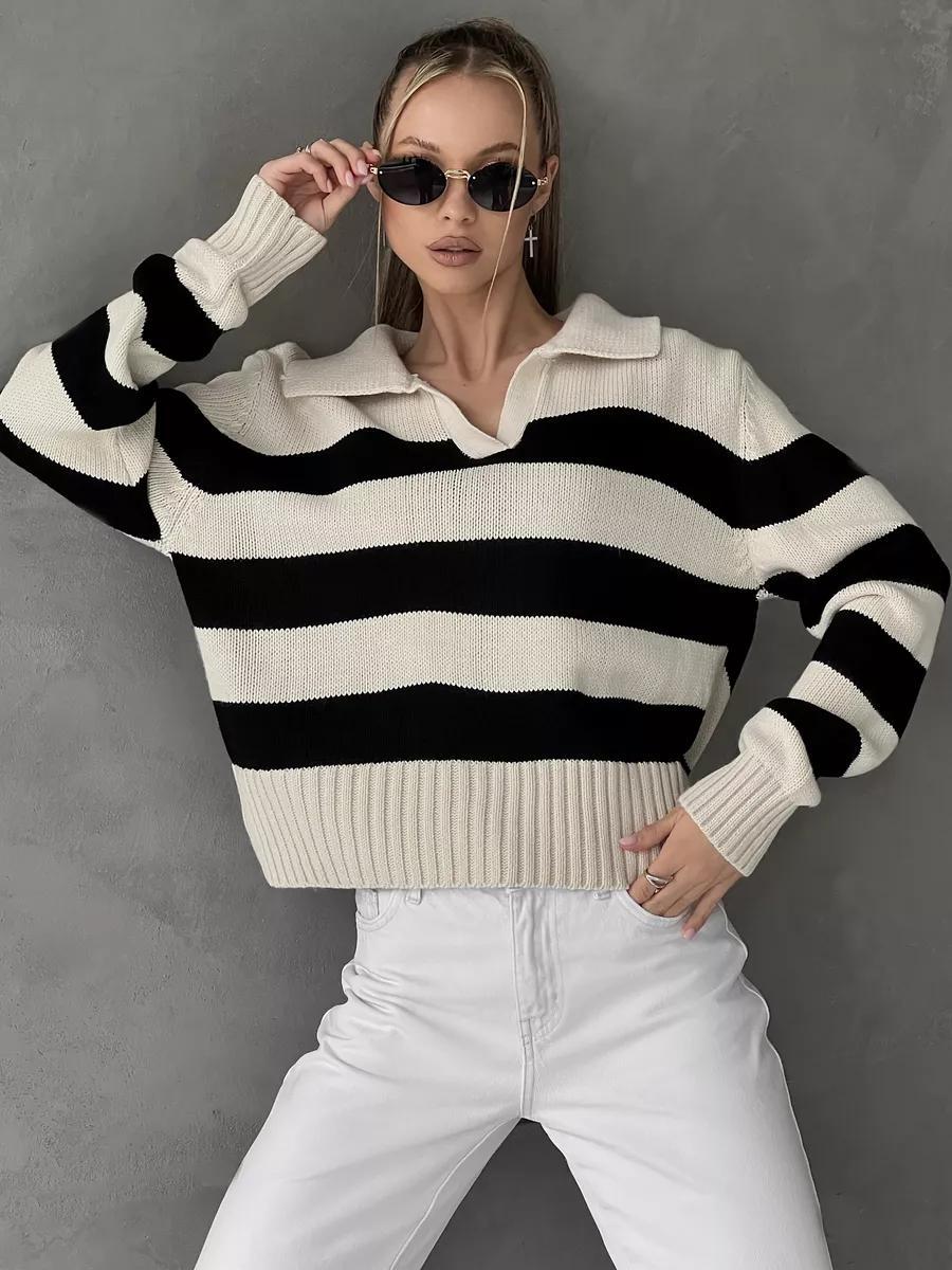 Women Oversized Sweater with Classic Collar and Chic Striped Design
