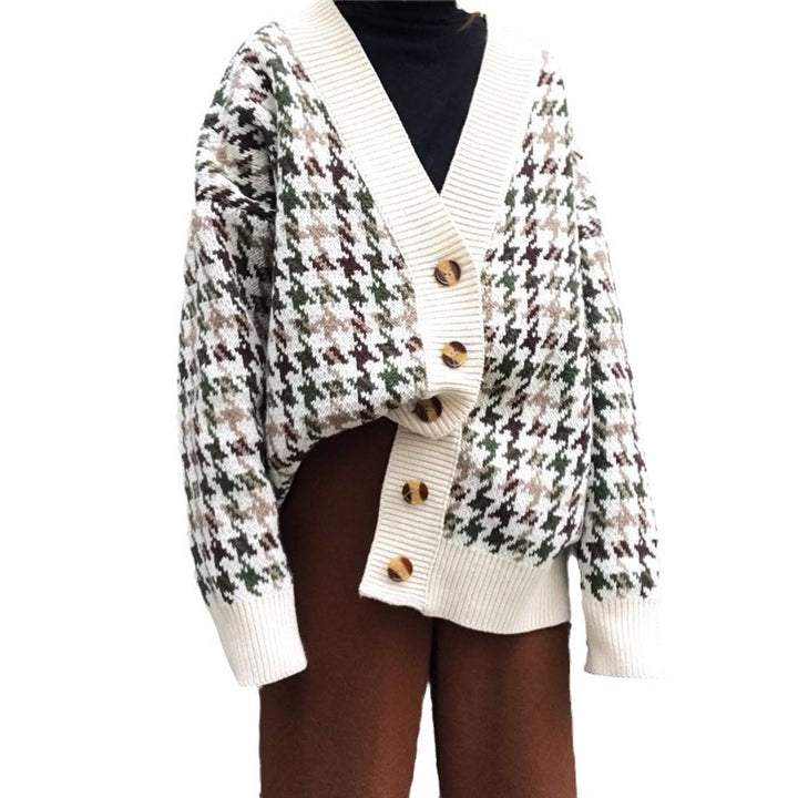 Chunky knit cardigan for women with a trendy houndstooth pattern and large wooden buttons Lune London