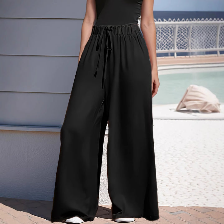 Bright summer pants for women with elastic waist and practical pockets Lune London