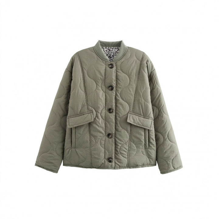 Ladies puffer jacket with practical pockets and decorative button closure Lune London