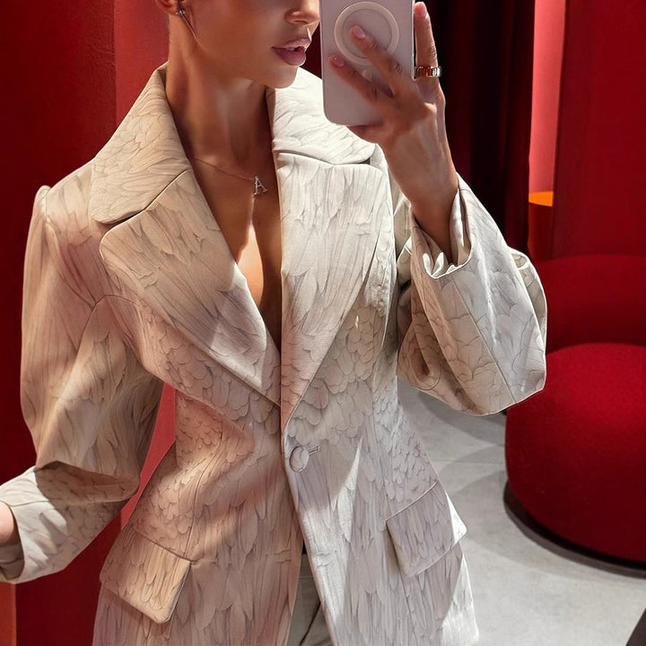 Women's Fitted Blazer with Feather Structure and Distinctive Shoulder Area Amarae