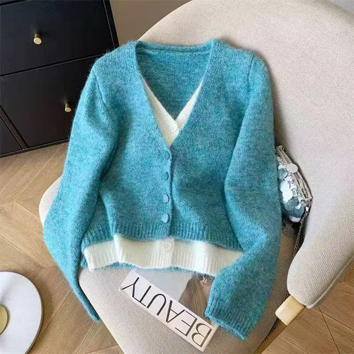 Elegant knitted jacket for women with V-neck and button details Amarae