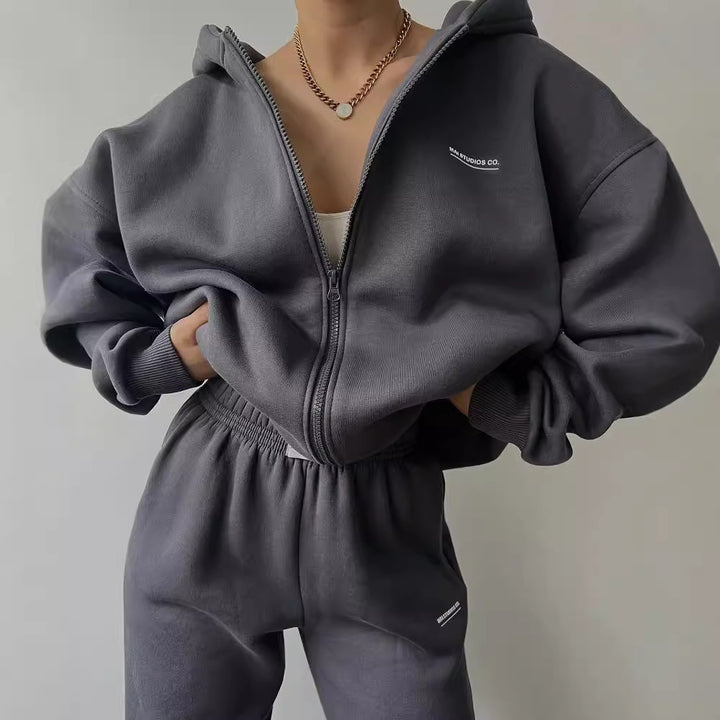 Casual and comfortable women's hoodie set with zipper and chic jogging pants