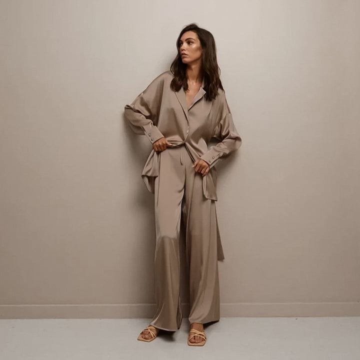 Ladies Luxurious Satin Suit Set with Loose Fit and Chic Fashion Details
