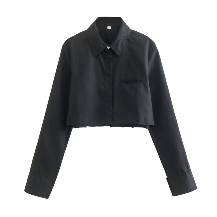 Cropped blouse for women with classic collar and practical chest pockets Lune London