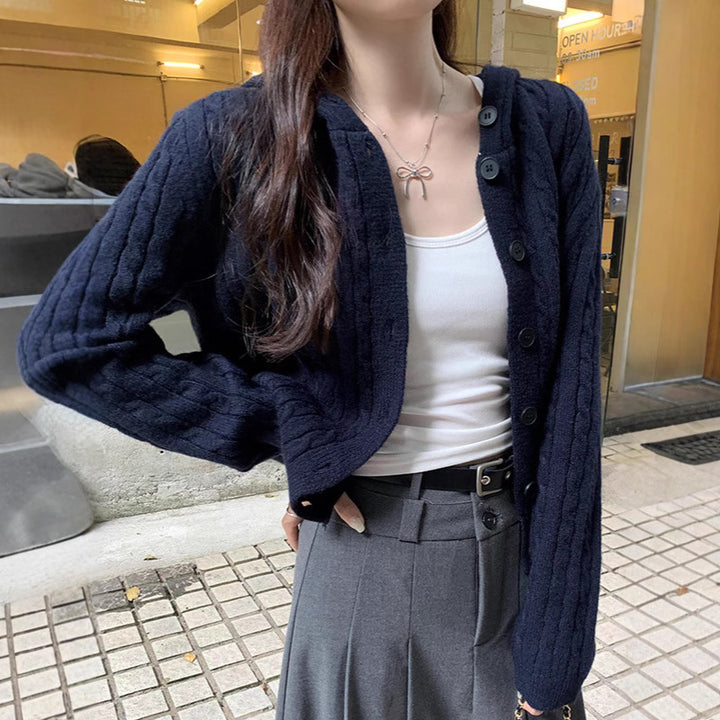Cardigan en tricot pour femmes avec capuche et design en cable Chic & Stil
