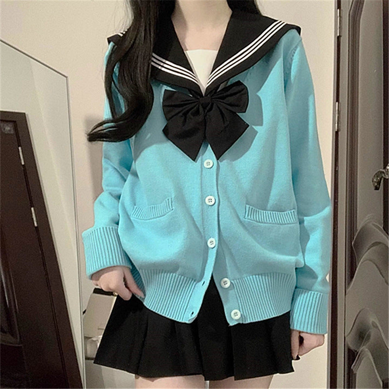 Cardigan universitaire pour femmes avec col classique et design de nœud décoratif Chic & Stil