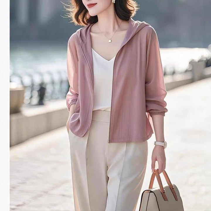 Veste de transition légère pour femmes avec capuche et fermeture éclair pratique Chic & Stil