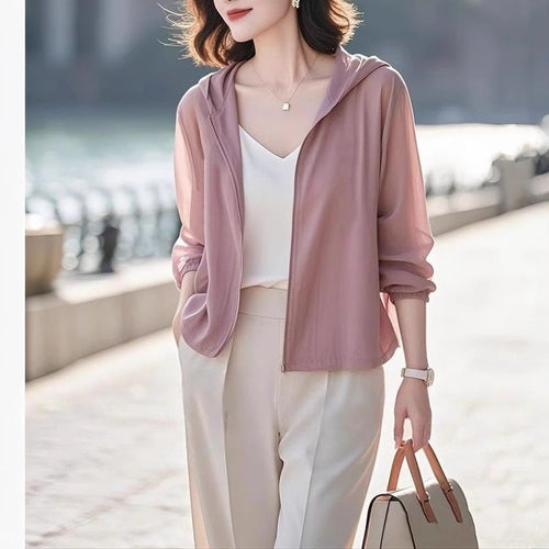 Veste de transition légère pour femmes avec capuche et fermeture éclair pratique Chic & Stil
