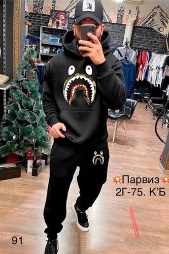 Men's sweatshirt and jogger pants set with striking shark pattern Amarae