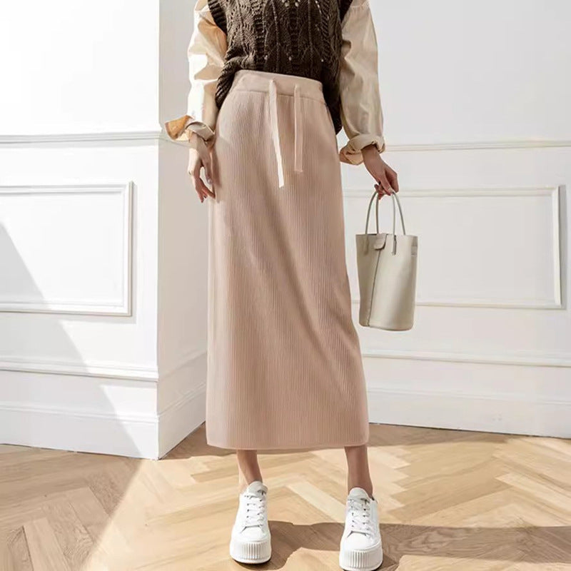 Lune London women's midi skirt with lace at the waist and ribbed design
