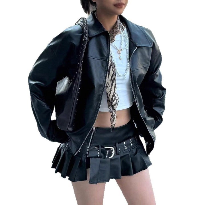 Fashionable leather jacket for women in a trendy oversized Lune London
