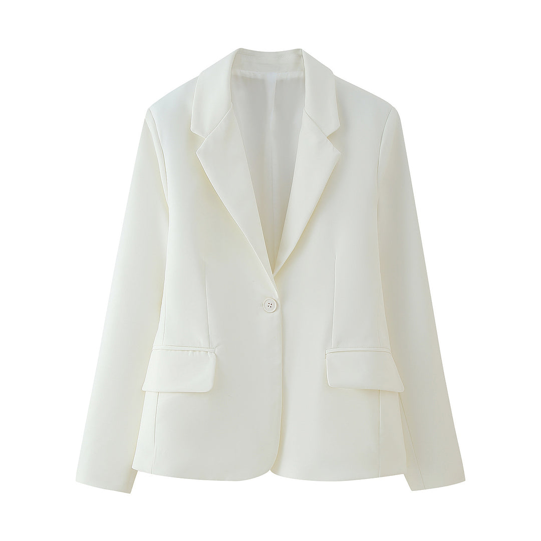 Elegant blazer jacket for women with a fitted cut and modern details Lune London