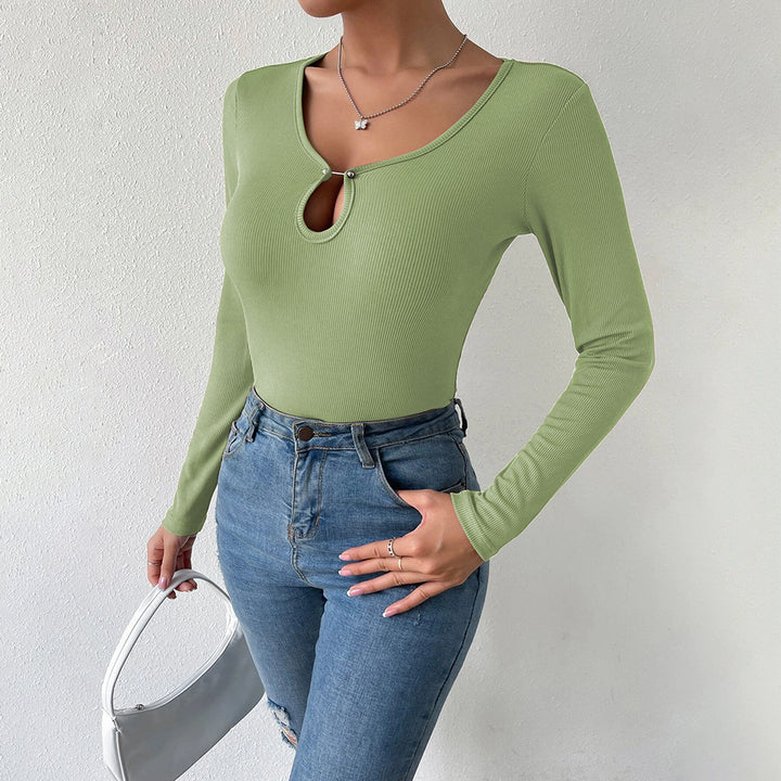 Chemise à manches longues pour femme avec décolleté en V profond et détail de nœud décoratif Chic & Stil