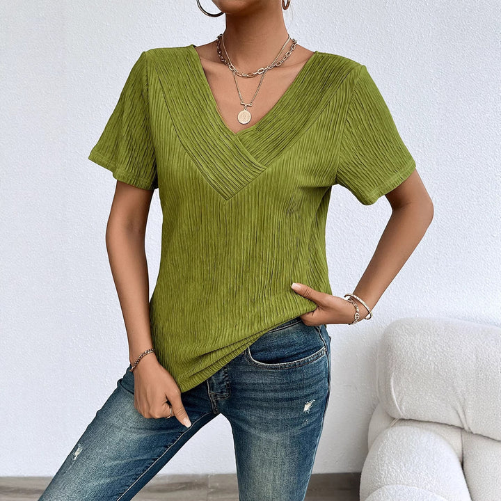 Elegant V-neck T-shirt for women with pleated texture Chic & Stil