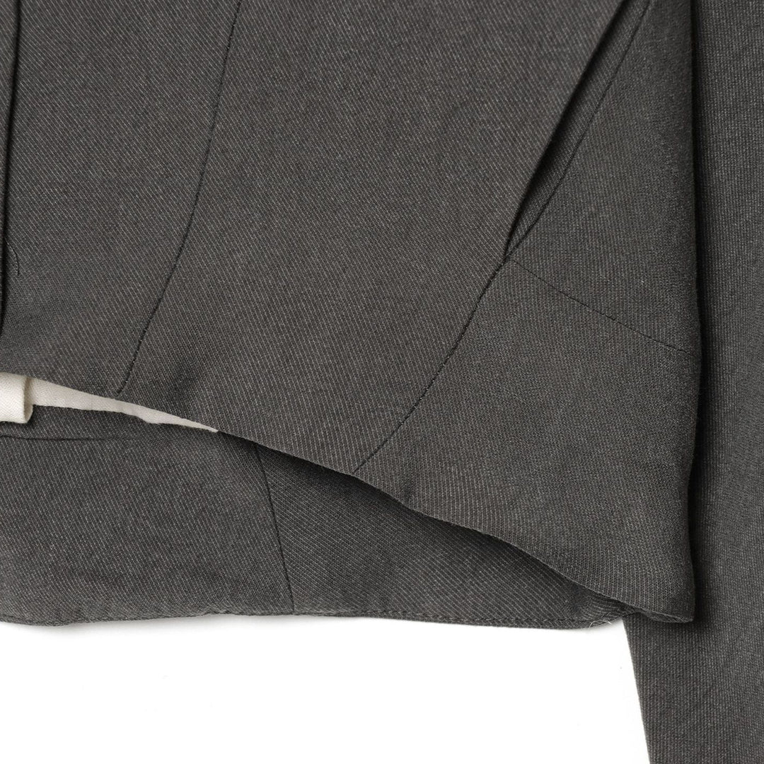 Ladies cropped blazer with boxy silhouette and deep V-neckline Amarae