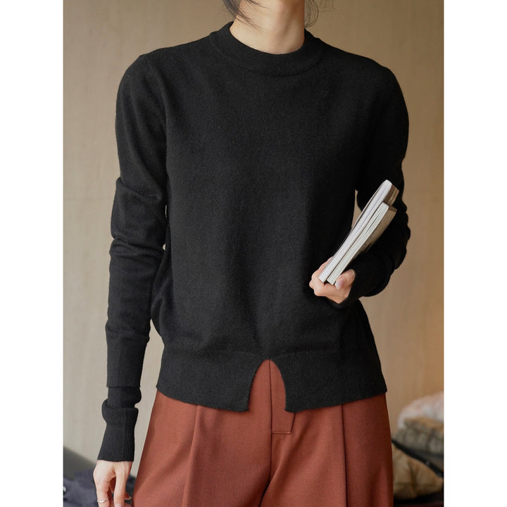 Women's fine knit sweater with extended ribbed sleeves and front slit Amarae