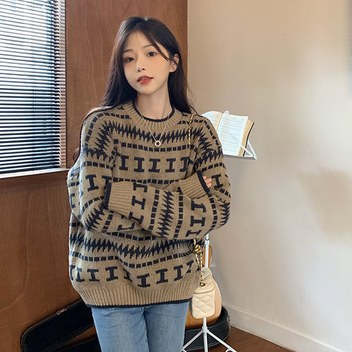 Knitted sweater for women with a modern geometric pattern Amarae