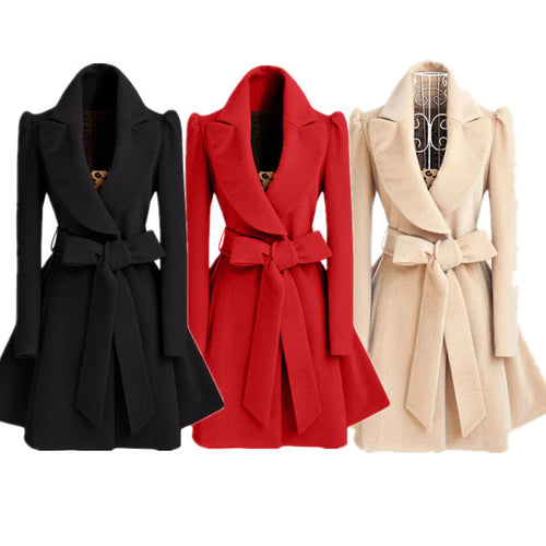 Trendy women's trench coat with a fitted cut and a belt Amarae