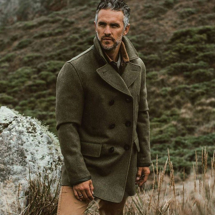 Elegant wool coat for men with double-breasted buttons and soft inner lining Amarae