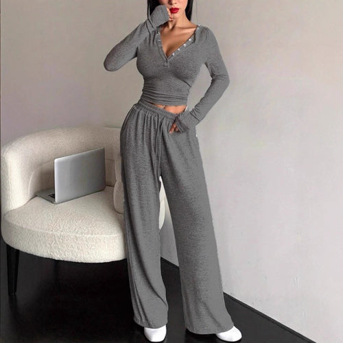 Ensemble de loisirs féminin avec détails en bouton et taille élastique Chic & Stil