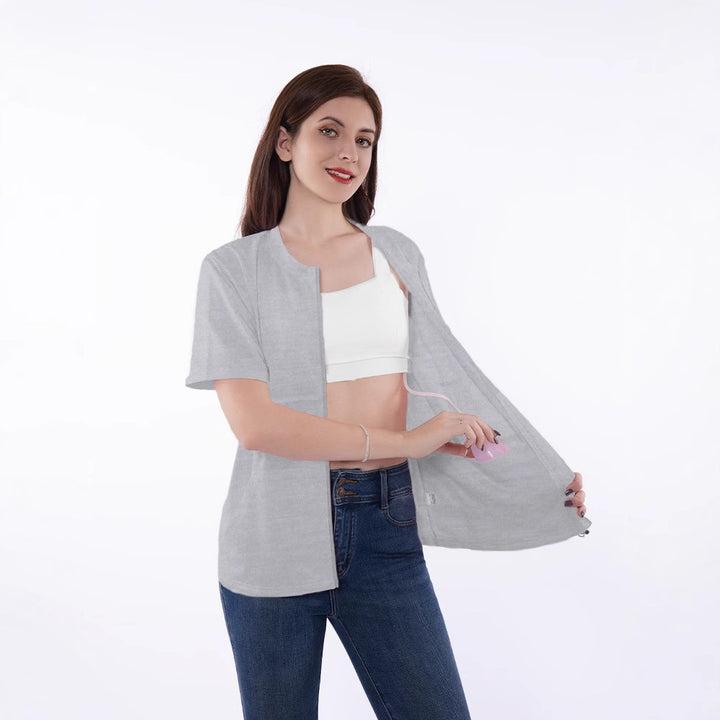 Short sporty jacket for women with short sleeves, featuring a practical zipper and a casual fit Lune London