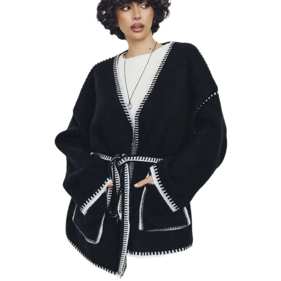 Cardigan tricot tendance pour femmes avec ceinture à la taille et design de poche original Chic & Stil