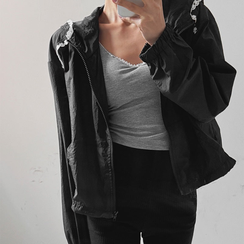Veste courte à la mode pour femmes avec col à capuche réglable Chic & Stil
