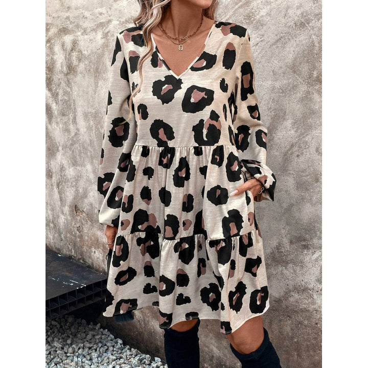 Casual leopard print women's dress with voluminous sleeves and a flowy cut Lune London
