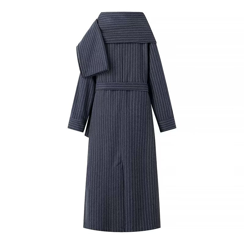 Manteau élégant pour dames avec large col et ceinture Chic & Stil