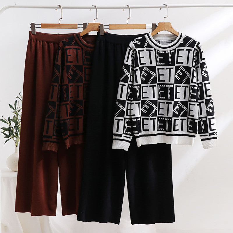 Casual knitted loungewear set for women with graphic pattern and loose fit Lune London