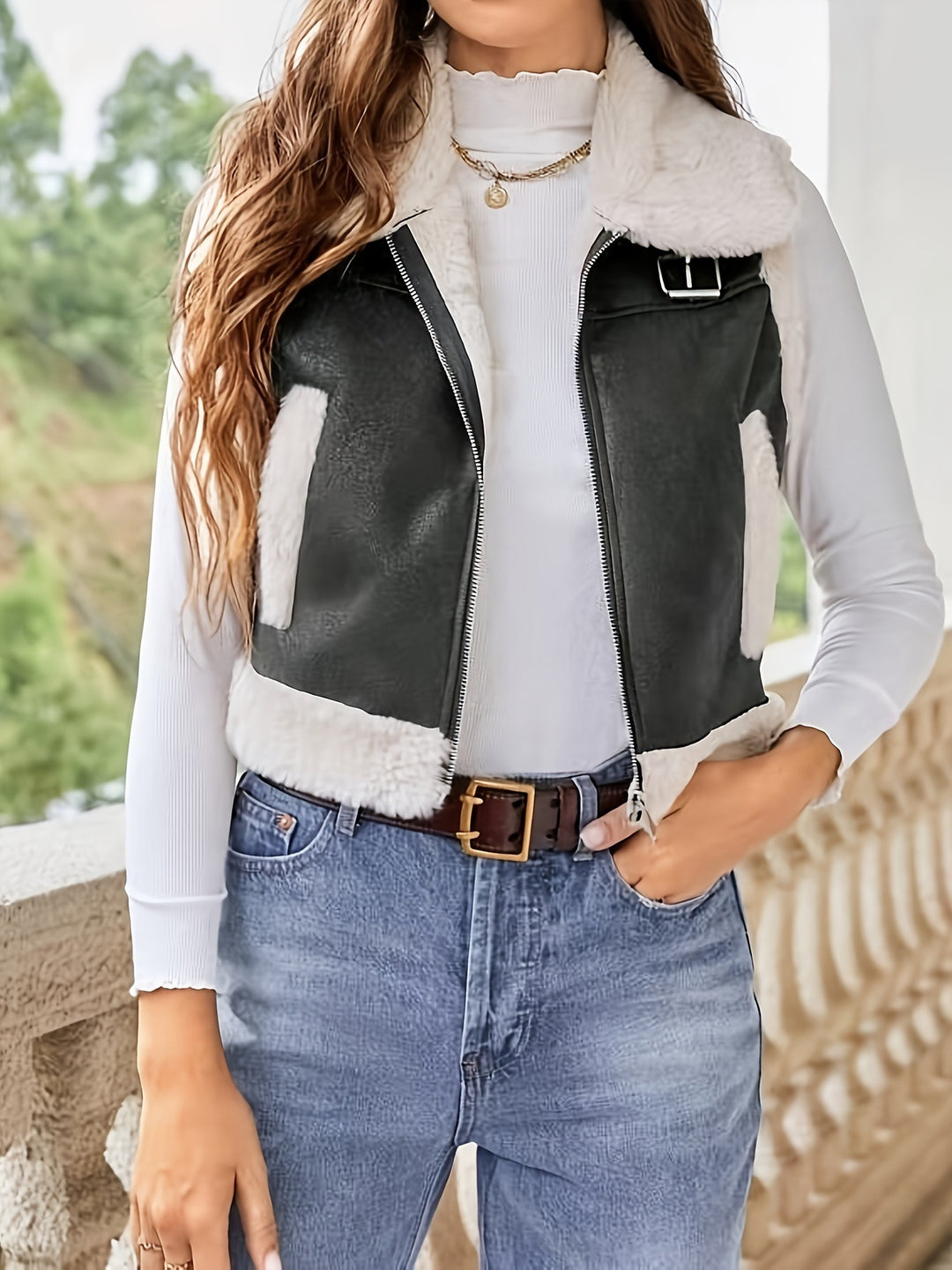 Ladies elegant padded gilet with faux fur collar Lune London
