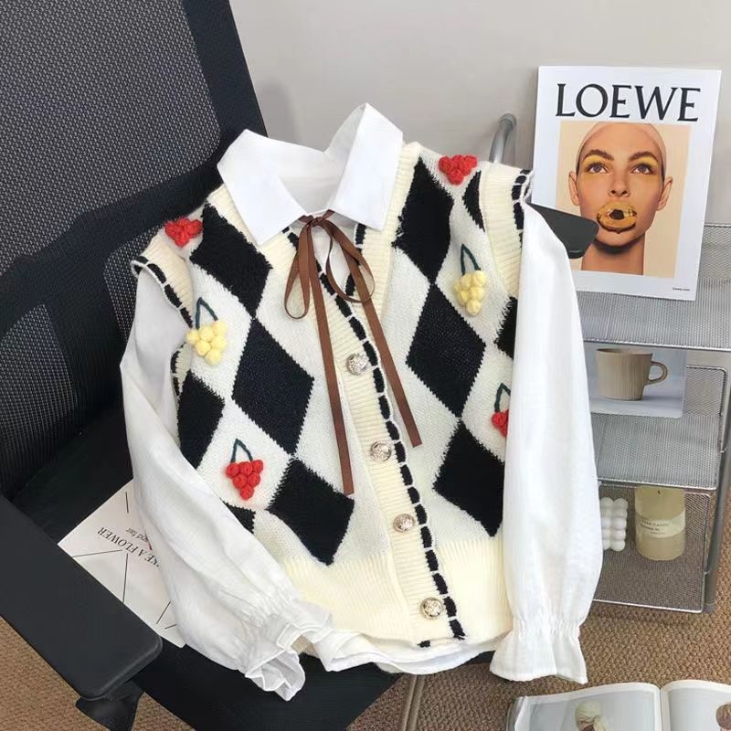 Gilet en tricot pour femmes avec des appliqués colorés Chic & Stil