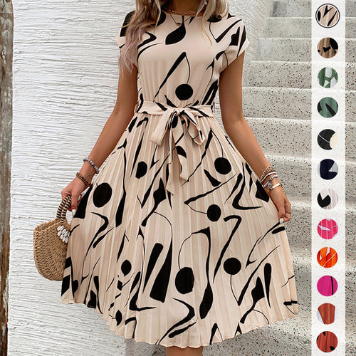 Robe maxi plissée pour femmes avec motif artistique et ceinture à nouer ajustable Chic & Stil