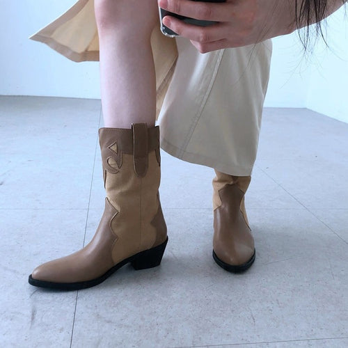 Women's cowboy-style ankle boots with a unique design and a compact heel Amarae
