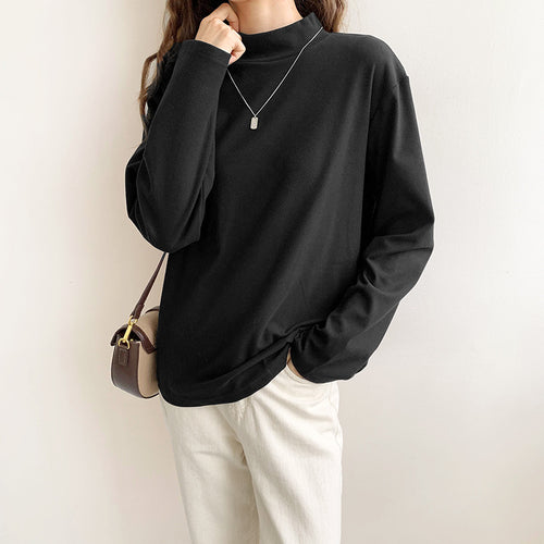 Ladies fashionable cardigan with button details and soft material Chic & Stil