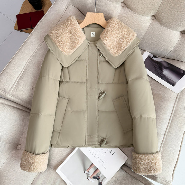 Short quilted jacket for women with an oversized fit and faux fur collar Lune London
