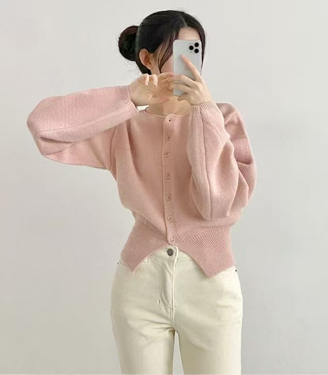 Cardigan court pour femmes avec patte de boutonnage et manches surdimensionnées Chic & Stil
