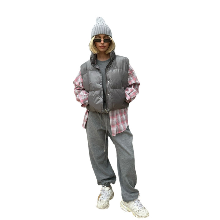 Casual women's cardigan with high collar and practical zipper Amarae